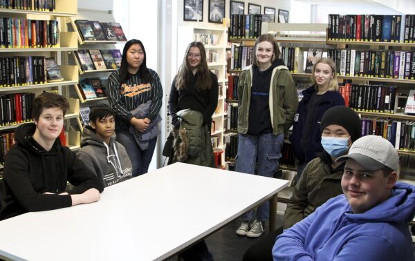 Treng du litt netthjelp? Ta turen innom biblioteket