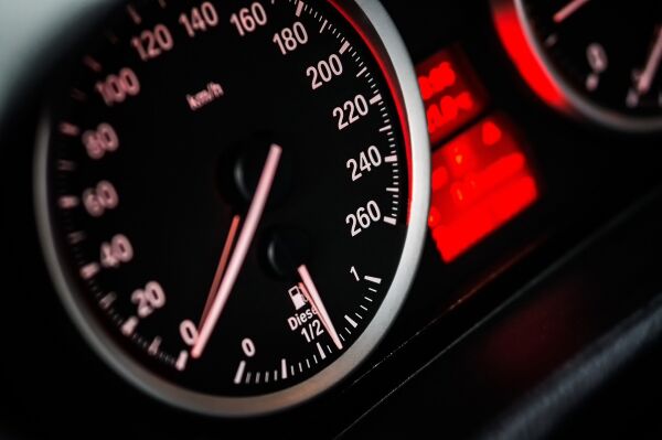 Køyrde i 136 km/t i 80-sona
