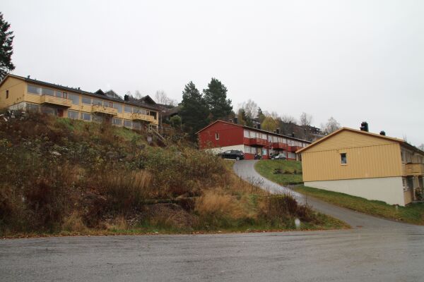 Tilrår å prioritere barnefamiliar i Røyslida