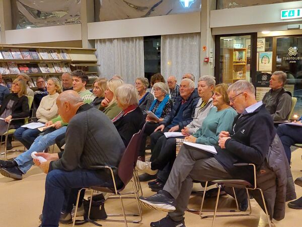 Lesekveld på biblioteket i Ørsta