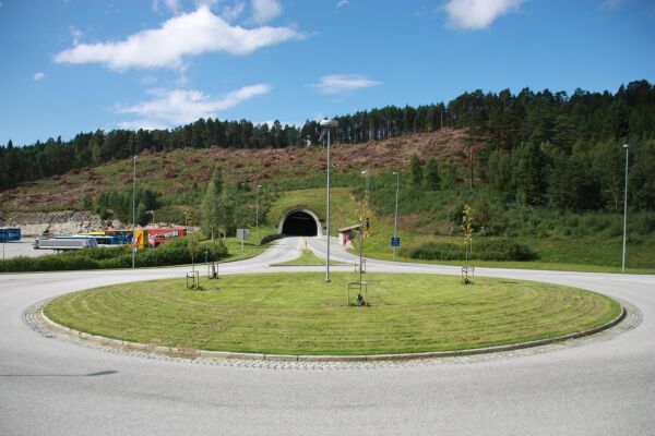 Vegarbeid på Eiksundsambandet