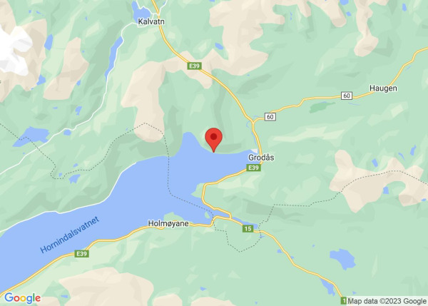 Fylkesveg stengt grunna steinsprang