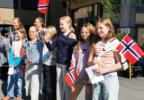 Øyra skule song for Volda Omsorgssenter
