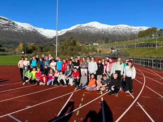 Hornindal skule samla inn 80.100 kroner