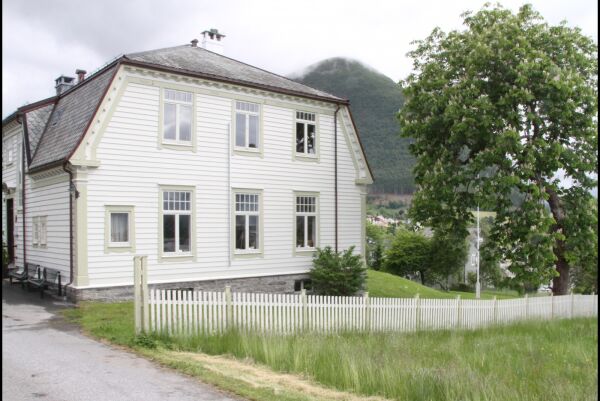 Fem års fengsel for overfallsvaldtekt
