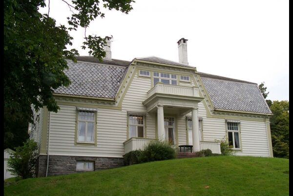 Uhøyrt å leggje ned Tingretten