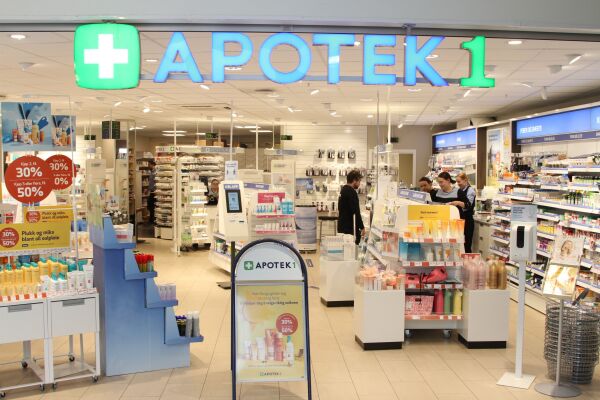 Apotek1 held fram i Volda sentrum