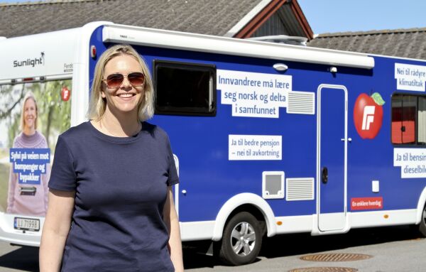 - Vi er imot bompengar, både til lands og til vanns