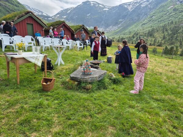 Friluftsgudsteneste på Kvivssetra