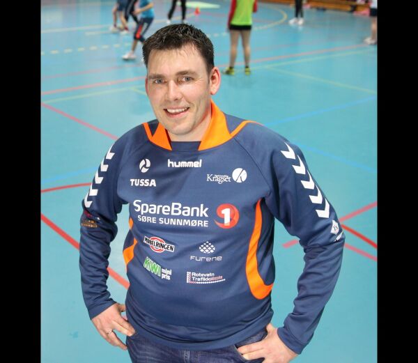 Fullt køyr for handballdamene