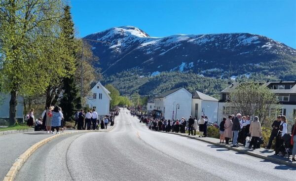 – Bli med å redde 17. mai- feiringa!