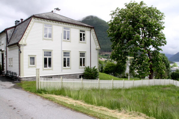 Betalte for seksualiserte videoar med pengar og alkohol