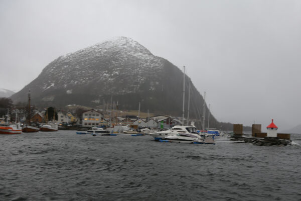 Roleg start på uvêret i Volda