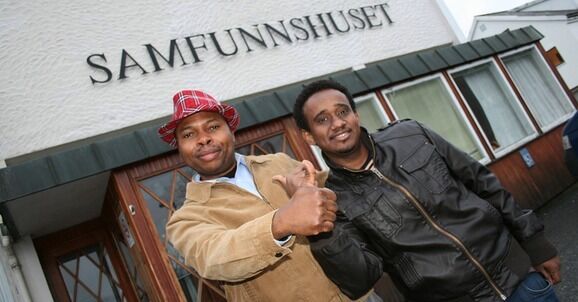 Invitererer til storslagen fest på samfunnshuset