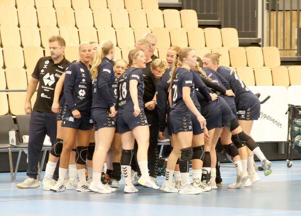 Møter serieleiaren i årets første kamp