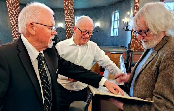 Nye versjonar av «Himmelske fader»