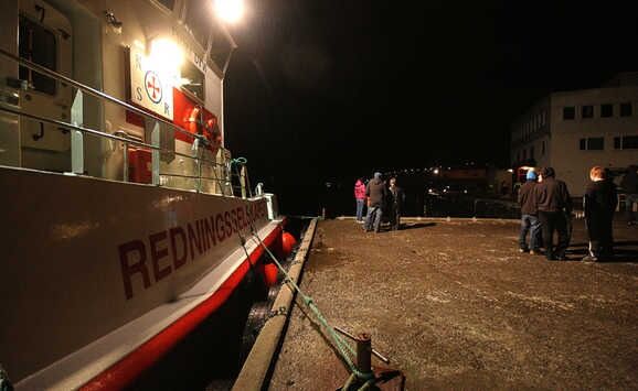 Redningsdykkarar sett inn i søket