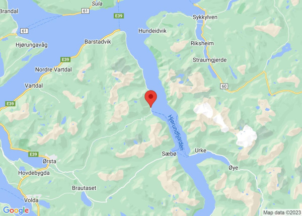 Veg stengt etter snøskred