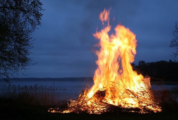 Skal du brenne jonsokbål?