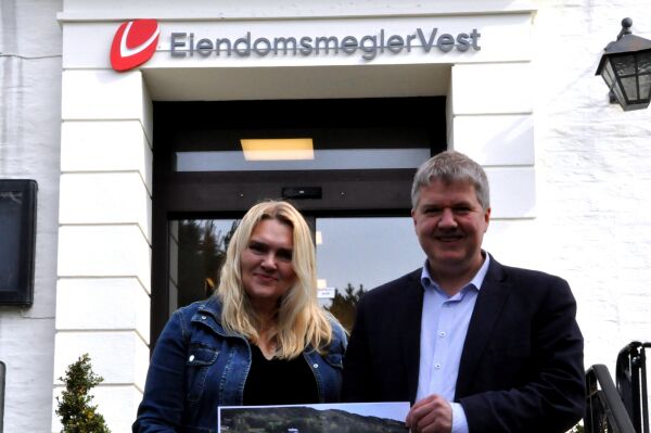 Stor rift om einebustader