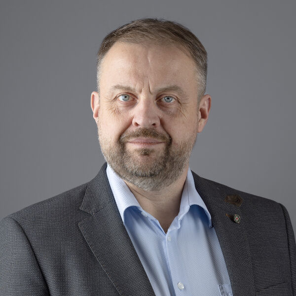 Krumsvik tilbake i manesjen