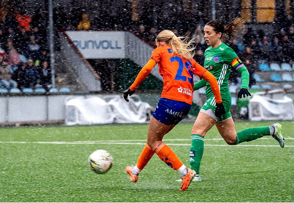 Møter gamle lagvenninner i NM