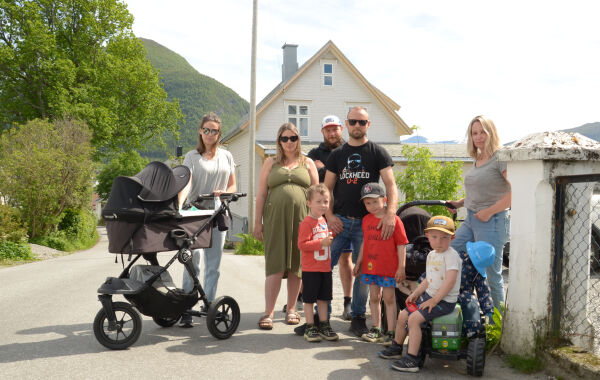 Etterlyser 30-sone i Seljebakken