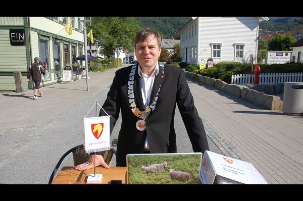 Bjørlo inviterer Volda-politikarar til Eid