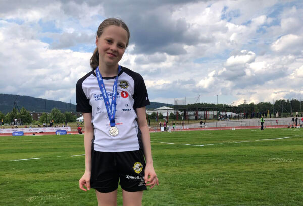 Medaljar og personlege rekordar til Pia, Lotta og Peter