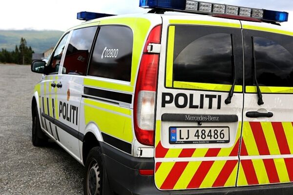 Stal bil i Engesetvegen