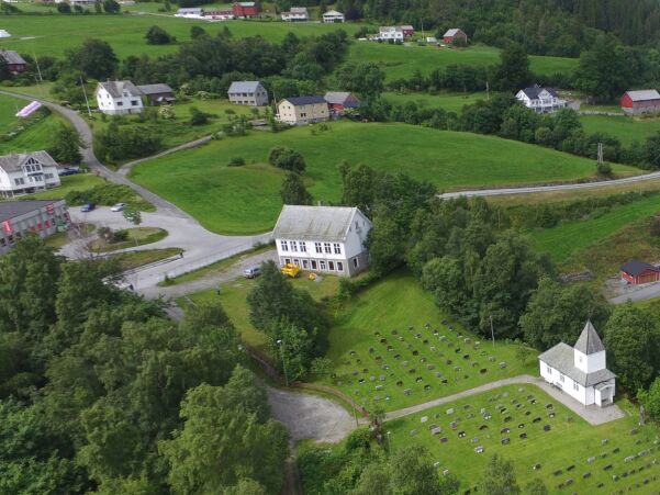Skal rive gamleskulen