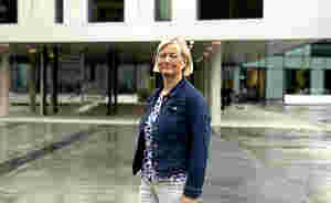 Høgskuledirektøren går av