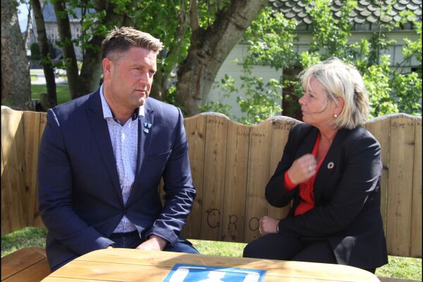 Ber kommunalministeren ta styringa