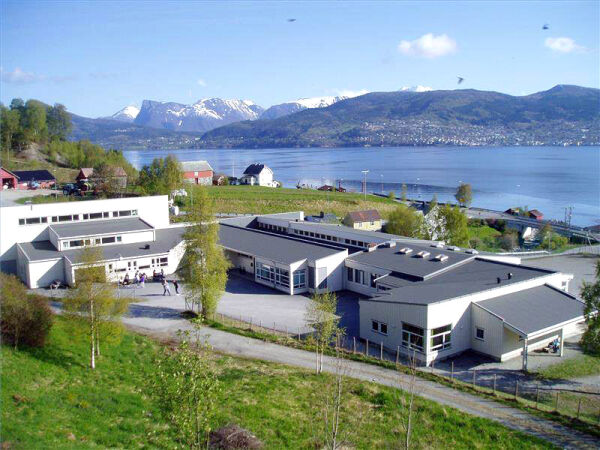 41,86 % av folkestadbygdingane røysta Sp