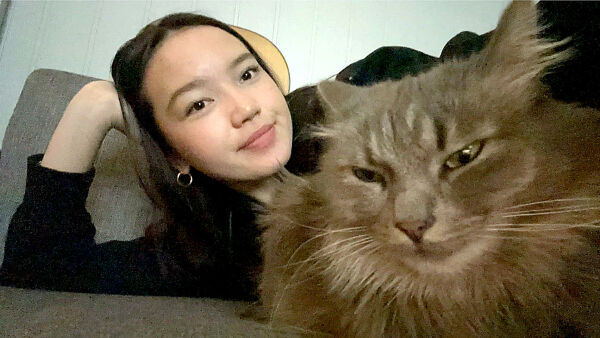 – Om du ser ein crazy gråhåra katt så er det nok min