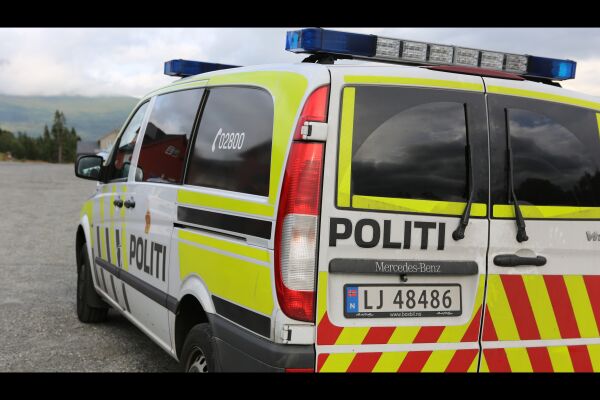 Tre menn pågripne i Volda etter Jodel-trussel