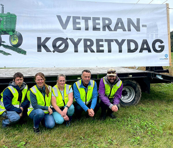 Feirar ti år med veterankøyretøydag