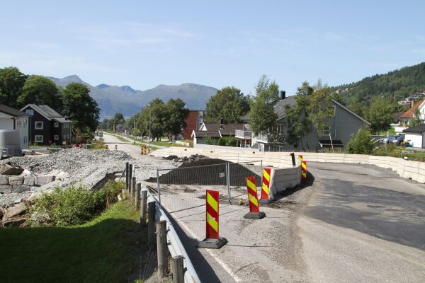 Vegarbeid i Heltnesundet