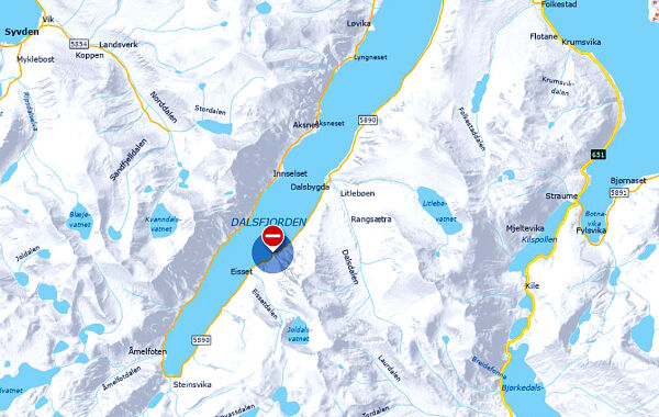 Snøskred i Dalsfjorden - veg var stengt