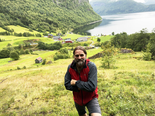Valde å flytte til Otterdal