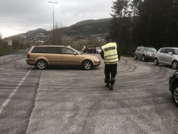 Hadde narkotika i bilen