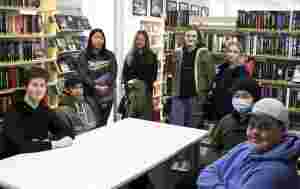 Treng du litt netthjelp? Ta turen innom biblioteket