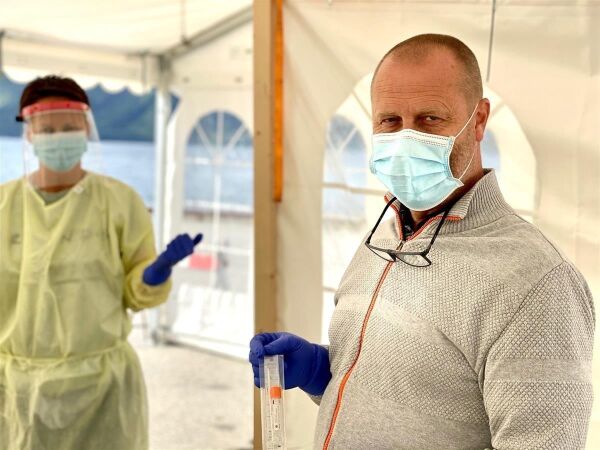 Øvste leiing trår til med koronatesting