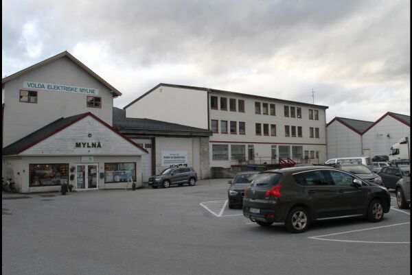 Kommunestyret set hardt mot hardt