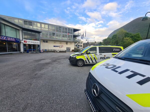 Undersøkjer sak på Spinneriet