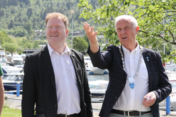 Kommunalministeren på rundtur i Ørsta sentrum
