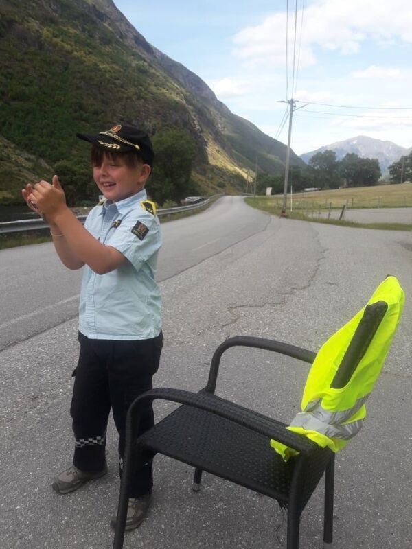 Seksåring stilte opp som trafikkpoliti