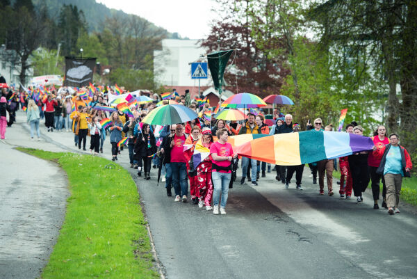 Ladar opp til fleire storslegne bygdepride-markeringar