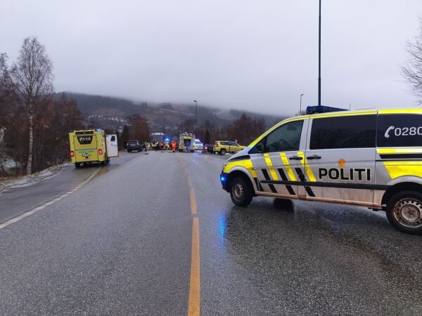 Truleg svært alvorleg skadd etter bilulukke i Elvadalen