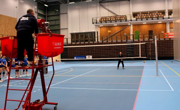Jule- og innflyttingsgåve til KFUM Volda Volleyball